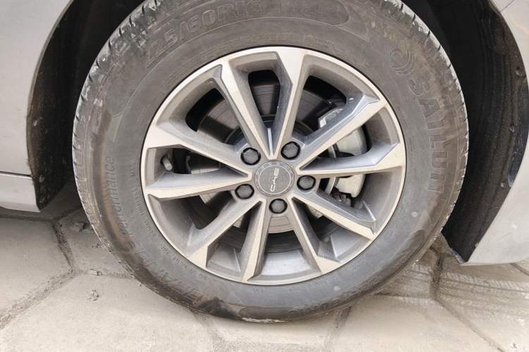 Used BYD Destroyer 05 2024 HONOR Edition DM-i 55KM Luxury Model Right Front Wheel Hub