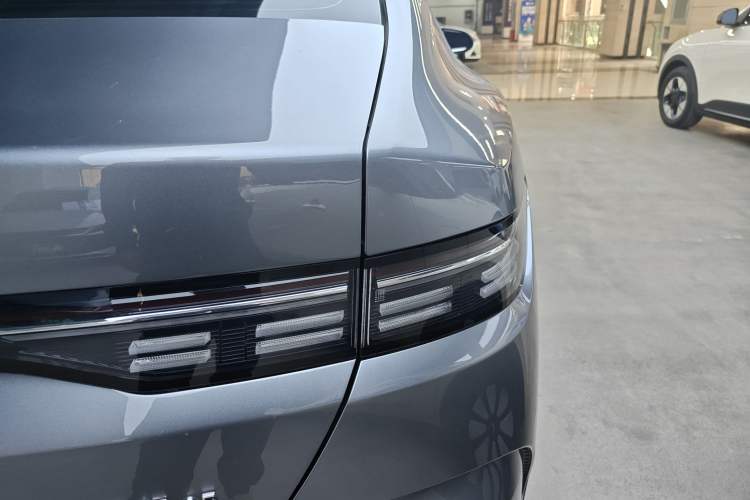 Used BYD Destroyer 05 2024 HONOR Edition DM-i 55KM Luxury Model Right Rear Taillight