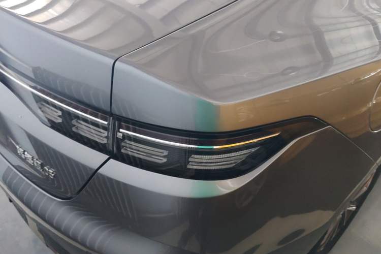 Used BYD Destroyer 05 2024 HONOR Edition DM-i 55KM Luxury Model Right Rear Taillight