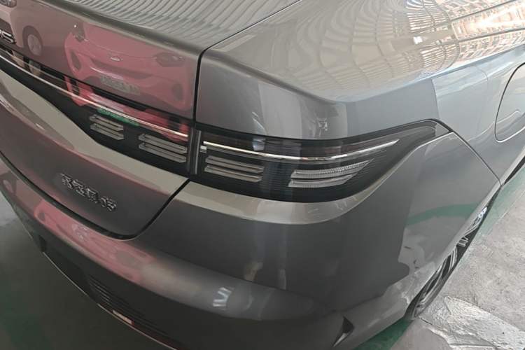 Used BYD Destroyer 05 2024 HONOR Edition DM-i 120KM Prestige Model Right Rear Taillight
