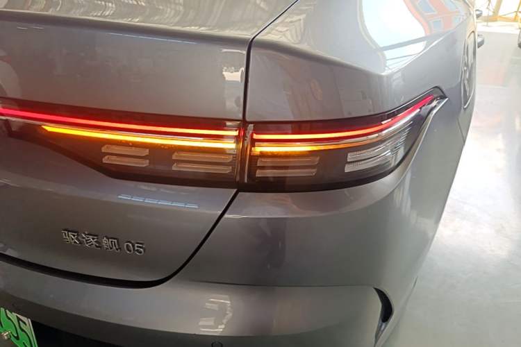 Used BYD Destroyer 05 2024 HONOR Edition DM-i 55KM Luxury Model Right Rear Taillight