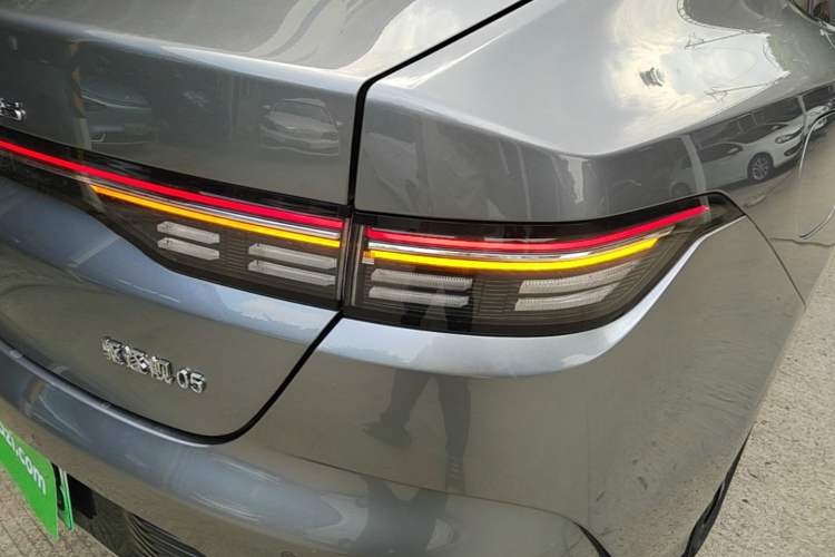 Used BYD Destroyer 05 2024 Honor Edition DM-i 120KM Luxury Model Right Rear Taillight