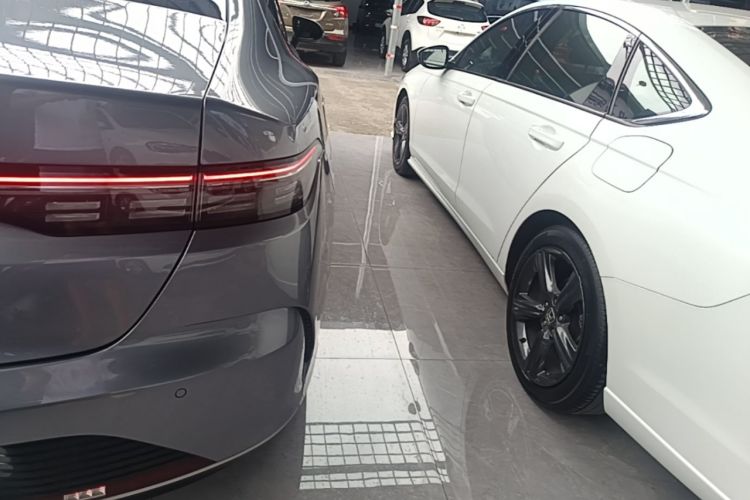 Used BYD Destroyer 05 2024 Honor Edition DM-i 120KM Luxury Model Right Rear Taillight