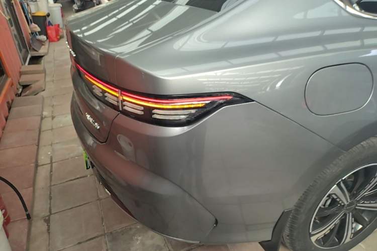 Used BYD Destroyer 05 2024 Honor Edition DM-i 120KM Luxury Model Right Rear Taillight
