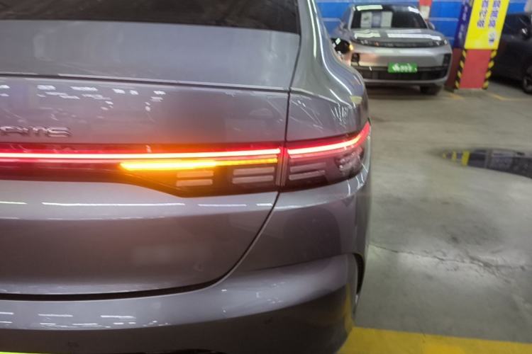 Used BYD Destroyer 05 2024 HONOR Edition DM-i 55KM Luxury Model Right Rear Taillight