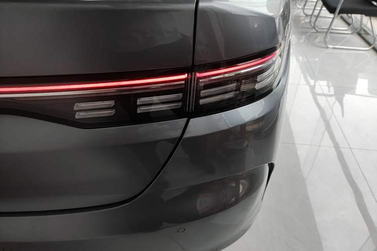 Used BYD Destroyer 05 2024 HONOR Edition DM-i 55KM Luxury Model Right Rear Taillight