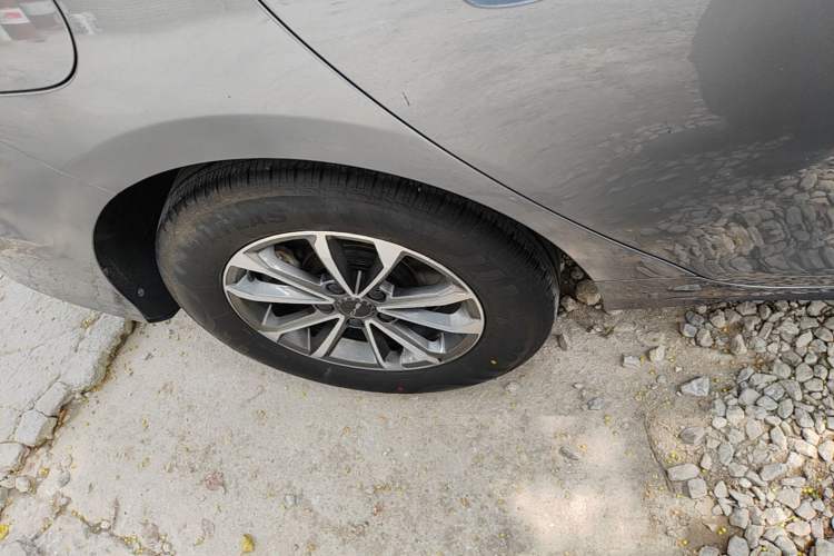 Used BYD Destroyer 05 2024 HONOR Edition DM-i 55KM Luxury Model Right Rear Wheel Hub