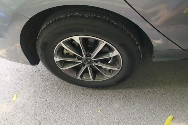 Used BYD Destroyer 05 2024 HONOR Edition DM-i 55KM Luxury Model Right Rear Wheel Hub