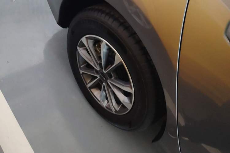 Used BYD Destroyer 05 2024 HONOR Edition DM-i 55KM Luxury Model Right Rear Wheel Hub
