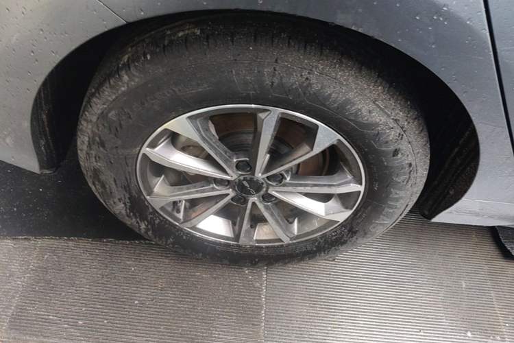 Used BYD Destroyer 05 2024 HONOR Edition DM-i 55KM Luxury Model Right Rear Wheel Hub