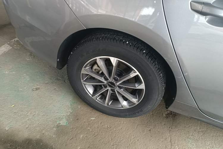 Used BYD Destroyer 05 2024 HONOR Edition DM-i 55KM Luxury Model Right Rear Wheel Hub