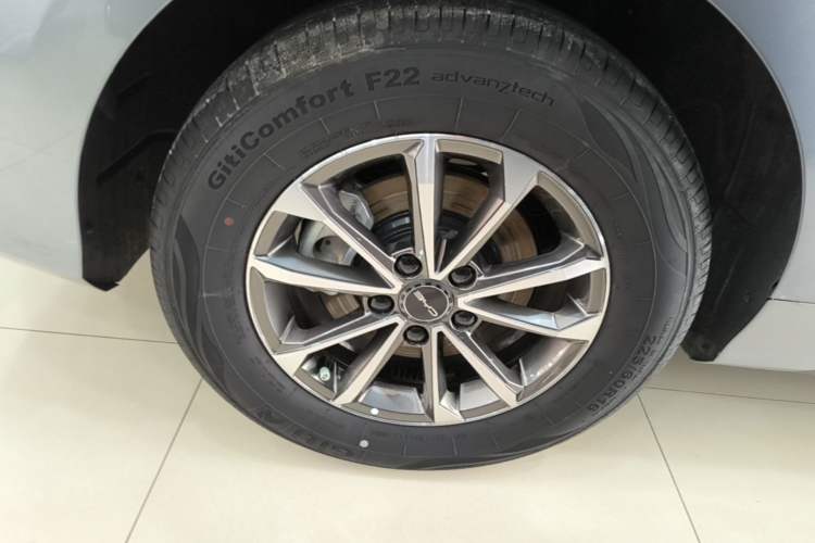 Used BYD Destroyer 05 2024 HONOR Edition DM-i 55KM Luxury Model Right Rear Wheel Hub