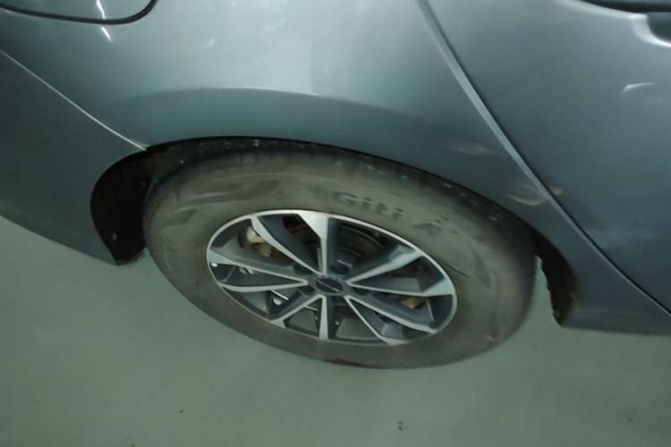 Used BYD Destroyer 05 2024 HONOR Edition DM-i 55KM Luxury Model Right Rear Wheel Hub