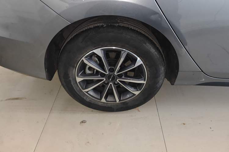 Used BYD Destroyer 05 2024 HONOR Edition DM-i 55KM Luxury Model Right Rear Wheel Hub