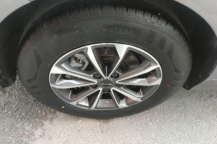 Used BYD Destroyer 05 2024 HONOR Edition DM-i 55KM Luxury Model Right Rear Wheel Hub