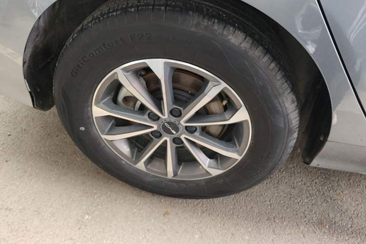 Used BYD Destroyer 05 2024 HONOR Edition DM-i 55KM Luxury Model Right Rear Wheel Hub