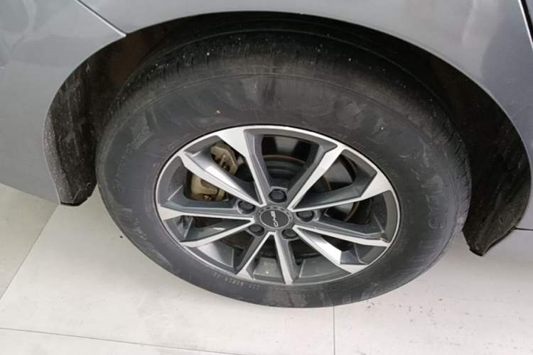Used BYD Destroyer 05 2024 HONOR Edition DM-i 55KM Luxury Model Right Rear Wheel Hub