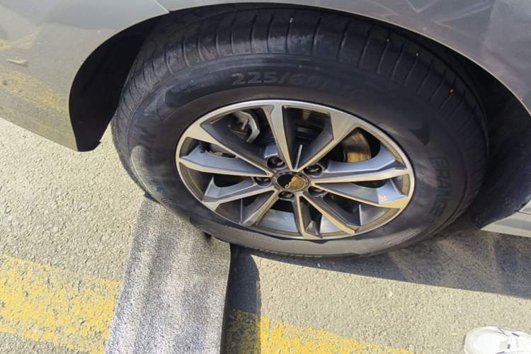 Used BYD Destroyer 05 2024 HONOR Edition DM-i 55KM Luxury Model Right Rear Wheel Hub