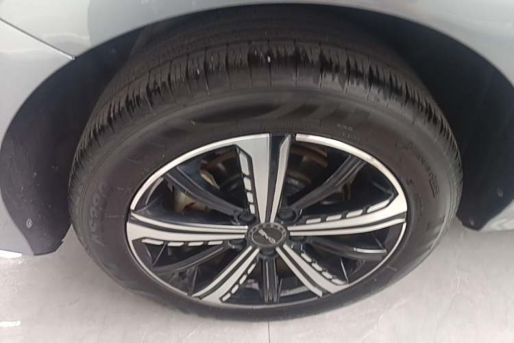Used BYD Destroyer 05 2024 Honor Edition DM-i 120KM Luxury Model Right Rear Wheel Hub