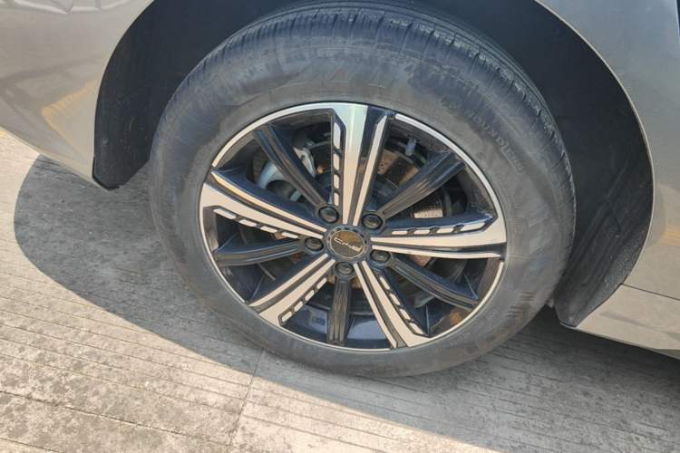 Used BYD Destroyer 05 2024 HONOR Edition DM-i 120KM Prestige Model Right Rear Wheel Hub