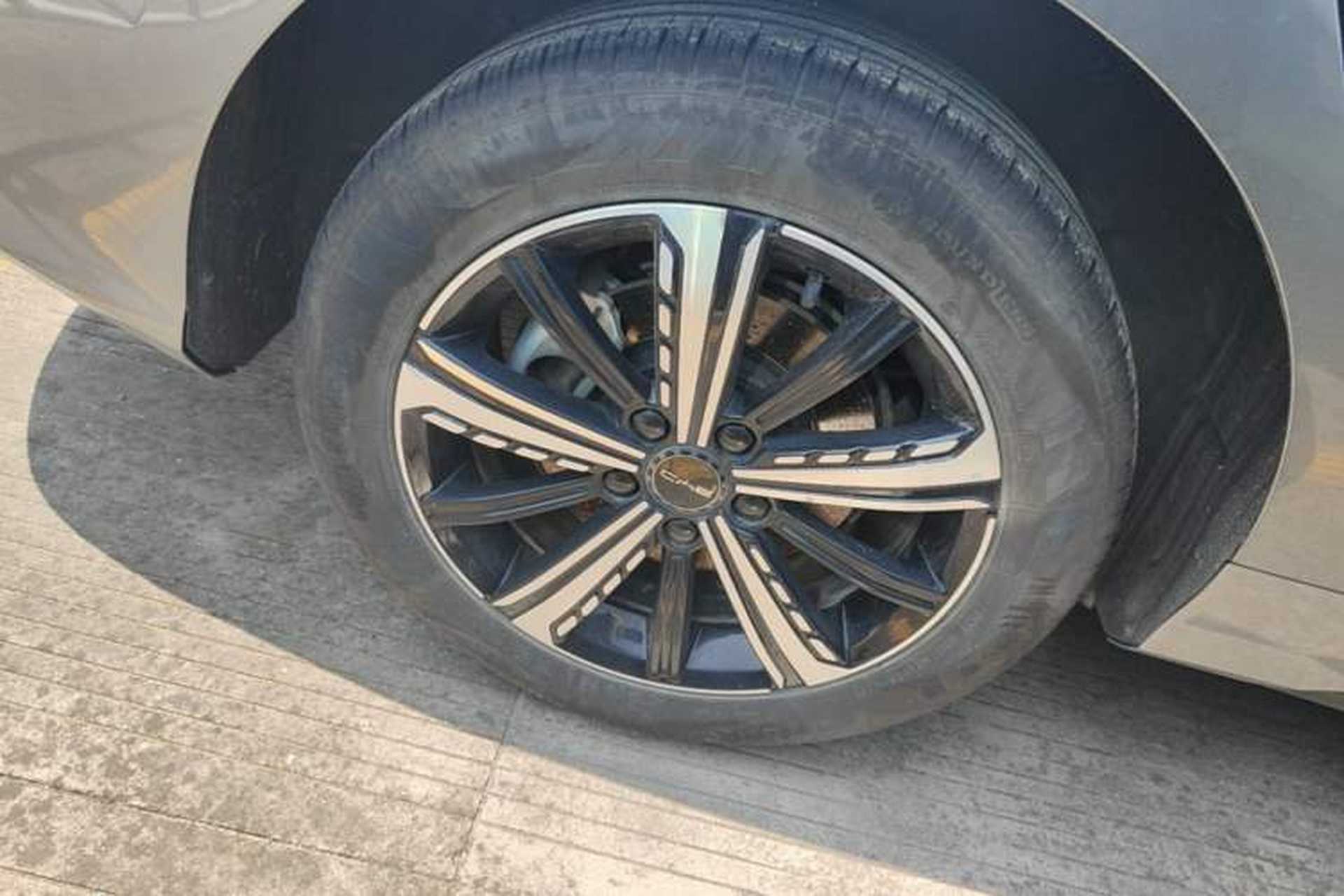 Used BYD Destroyer 05 2024 HONOR Edition DM-i 120KM Prestige Model Right Rear Wheel Hub