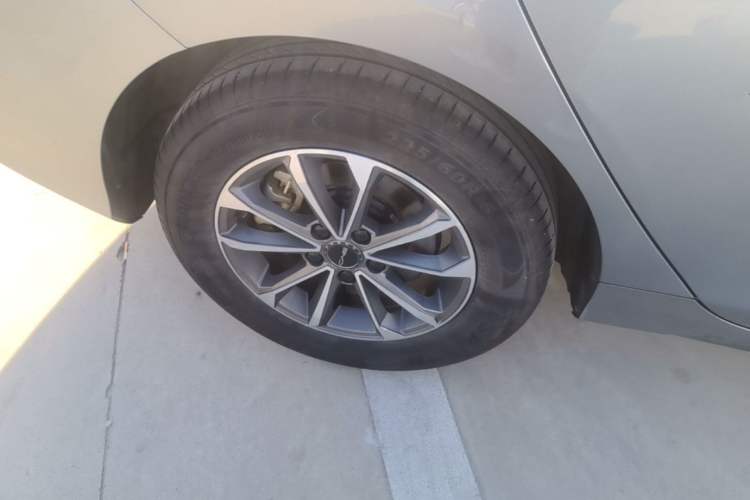 Used BYD Destroyer 05 2024 HONOR Edition DM-i 55KM Luxury Model Right Rear Wheel Hub