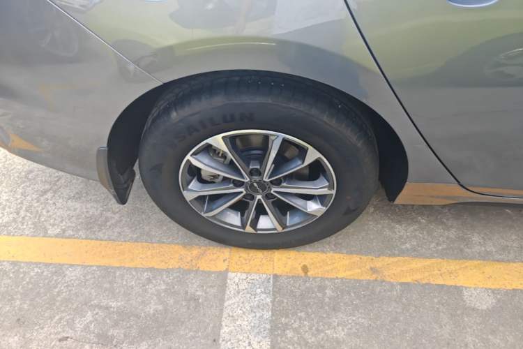 Used BYD Destroyer 05 2024 HONOR Edition DM-i 55KM Luxury Model Right Rear Wheel Hub