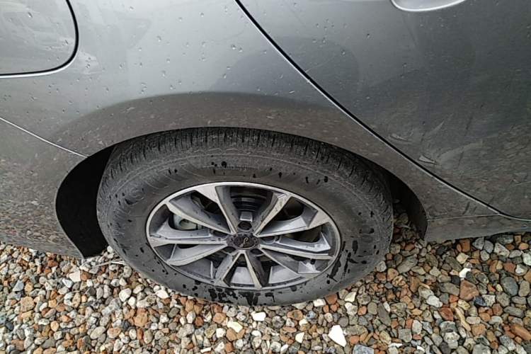 Used BYD Destroyer 05 2024 HONOR Edition DM-i 55KM Luxury Model Right Rear Wheel Hub