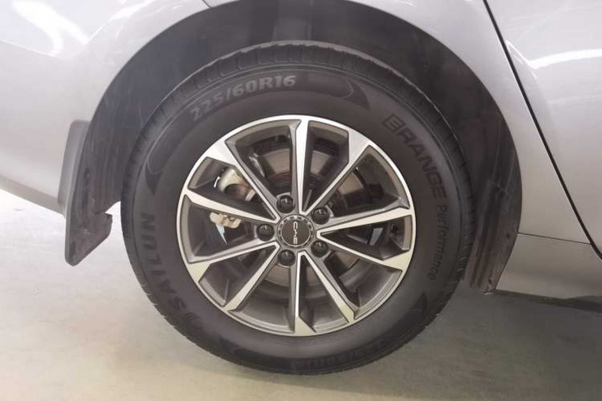 Used BYD Destroyer 05 2024 HONOR Edition DM-i 55KM Luxury Model Right Rear Wheel Hub