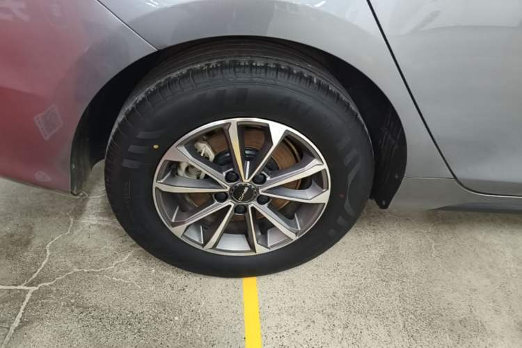 Used BYD Destroyer 05 2024 HONOR Edition DM-i 55KM Luxury Model Right Rear Wheel Hub