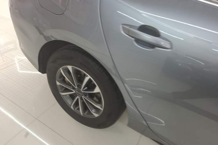 Used BYD Destroyer 05 2024 HONOR Edition DM-i 55KM Luxury Model Right Rear Wheel Hub