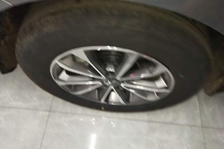 Used BYD Destroyer 05 2024 HONOR Edition DM-i 55KM Luxury Model Right Rear Wheel Hub