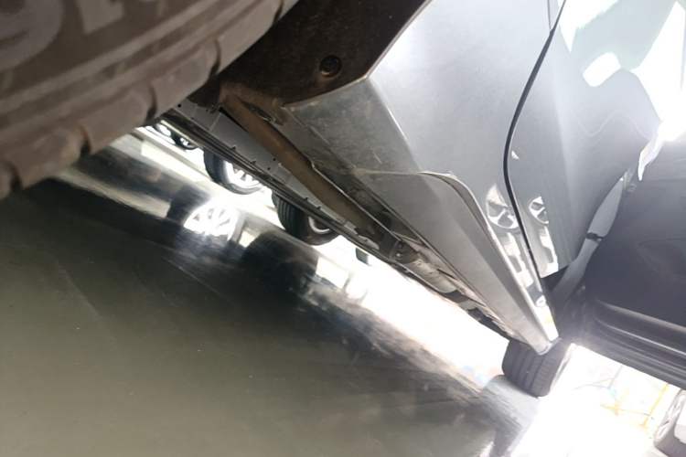 Used BYD Destroyer 05 2024 HONOR Edition DM-i 55KM Luxury Model Right Side Sill