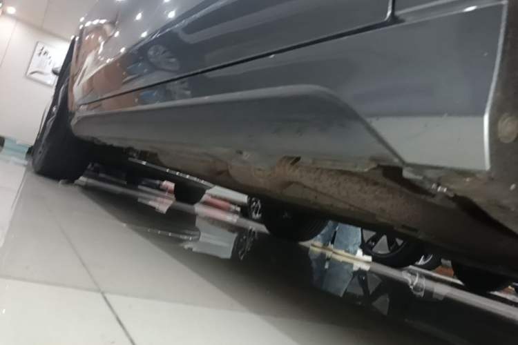 Used BYD Destroyer 05 2024 HONOR Edition DM-i 55KM Luxury Model Right Side Sill