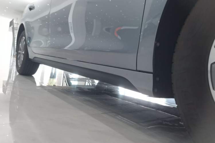 Used BYD Destroyer 05 2024 HONOR Edition DM-i 55KM Luxury Model Right Side Sill