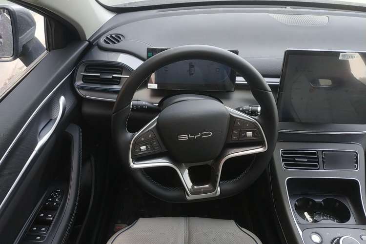 Used BYD Destroyer 05 2024 HONOR Edition DM-i 120KM Flagship Model Steering Wheel