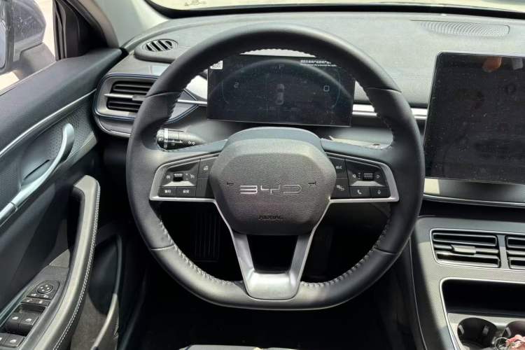 Used BYD Destroyer 05 2024 HONOR Edition DM-i 55KM Luxury Model Steering Wheel