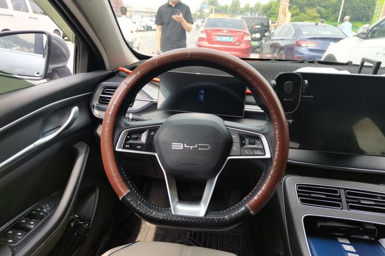 Used BYD Destroyer 05 2024 HONOR Edition DM-i 55KM Luxury Model Steering Wheel