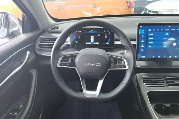 Used BYD Destroyer 05 2024 HONOR Edition DM-i 55KM Luxury Model Steering Wheel