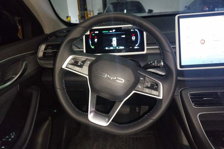 Used BYD Destroyer 05 2024 HONOR Edition DM-i 55KM Luxury Model Steering Wheel