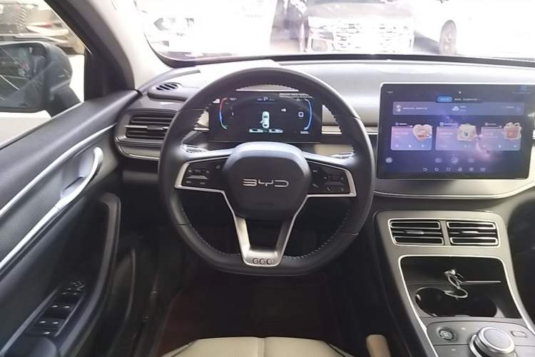 Used BYD Destroyer 05 2024 HONOR Edition DM-i 55KM Luxury Model Steering Wheel