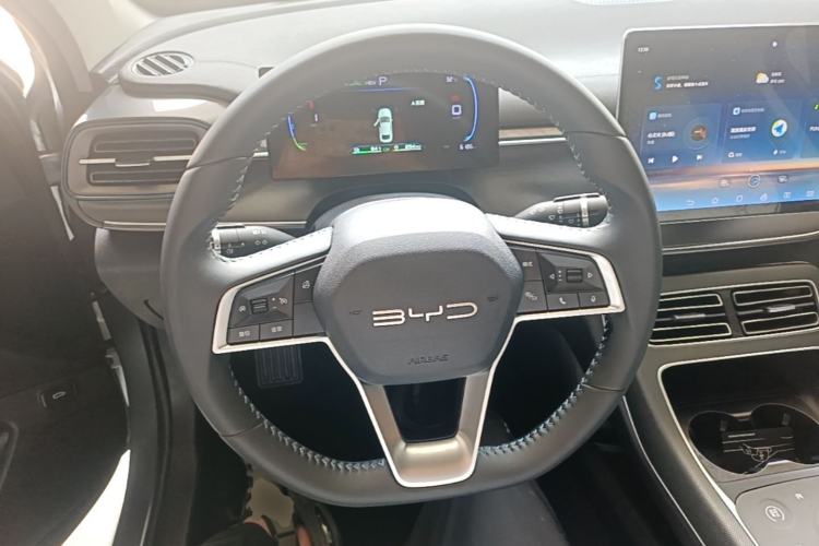 Used BYD Destroyer 05 2024 HONOR Edition DM-i 55KM Luxury Model Steering Wheel