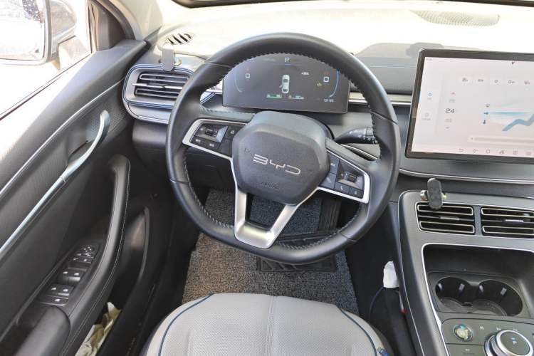 Used BYD Destroyer 05 2024 HONOR Edition DM-i 55KM Luxury Model Steering Wheel