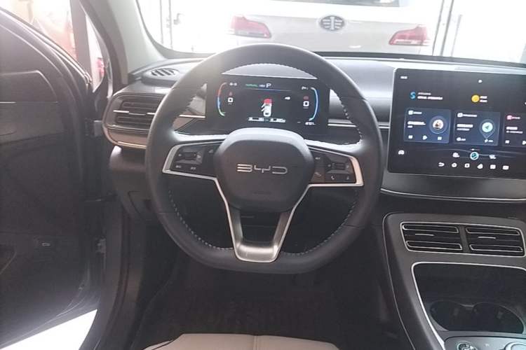 Used BYD Destroyer 05 2024 HONOR Edition DM-i 55KM Luxury Model Steering Wheel