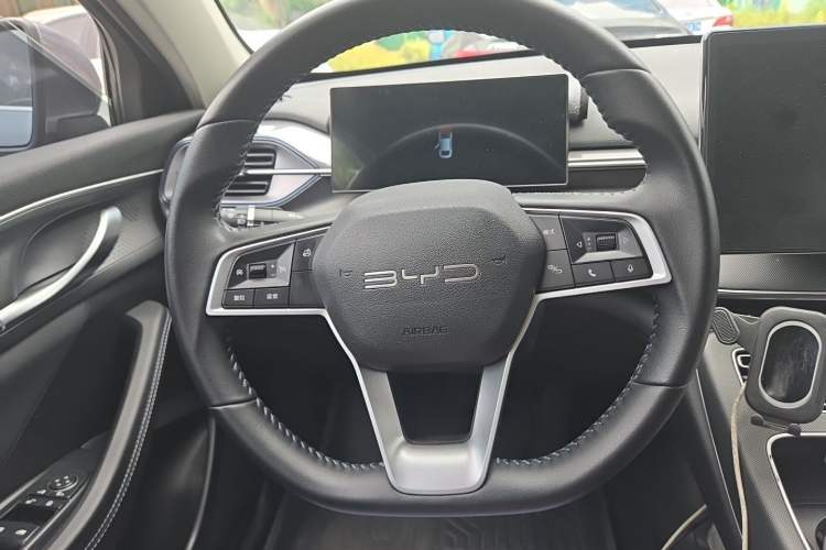 Used BYD Destroyer 05 2024 HONOR Edition DM-i 55KM Luxury Model Steering Wheel