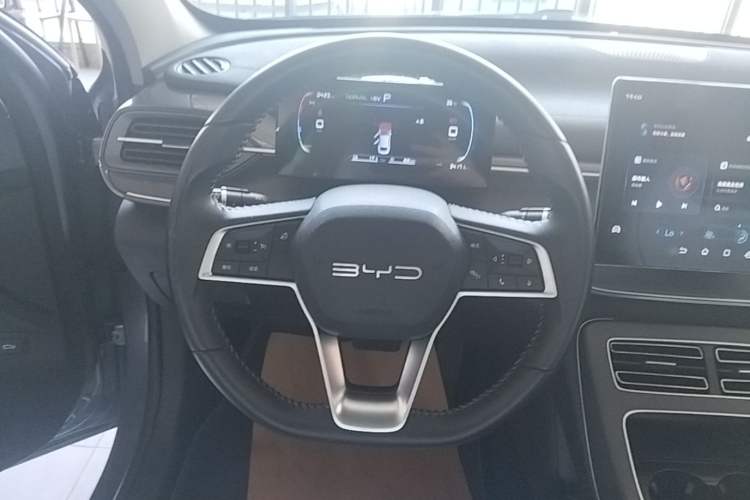 Used BYD Destroyer 05 2024 HONOR Edition DM-i 55KM Luxury Model Steering Wheel