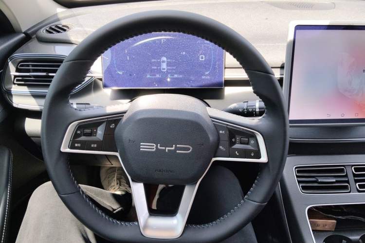 Used BYD Destroyer 05 2024 HONOR Edition DM-i 55KM Luxury Model Steering Wheel