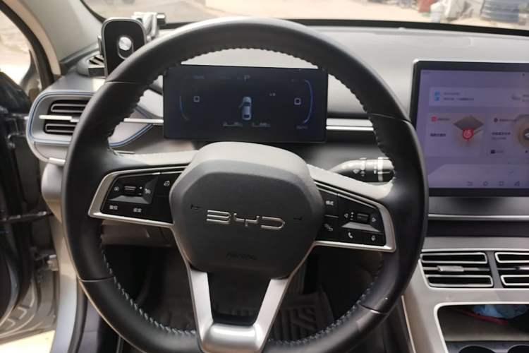 Used BYD Destroyer 05 2024 HONOR Edition DM-i 55KM Luxury Model Steering Wheel