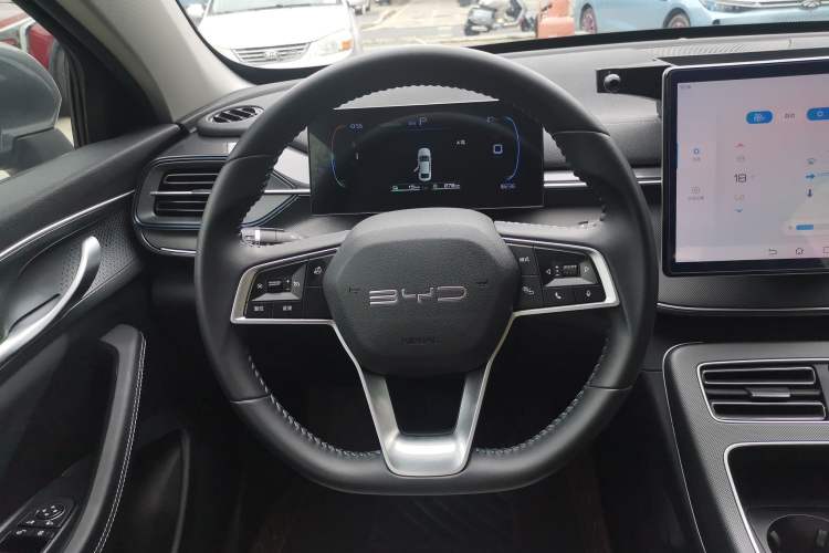Used BYD Destroyer 05 2024 HONOR Edition DM-i 55KM Luxury Model Steering Wheel