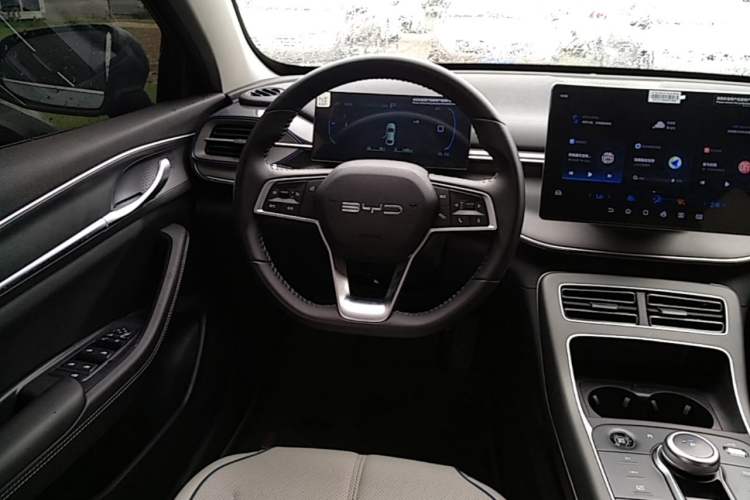 Used BYD Destroyer 05 2024 HONOR Edition DM-i 55KM Luxury Model Steering Wheel